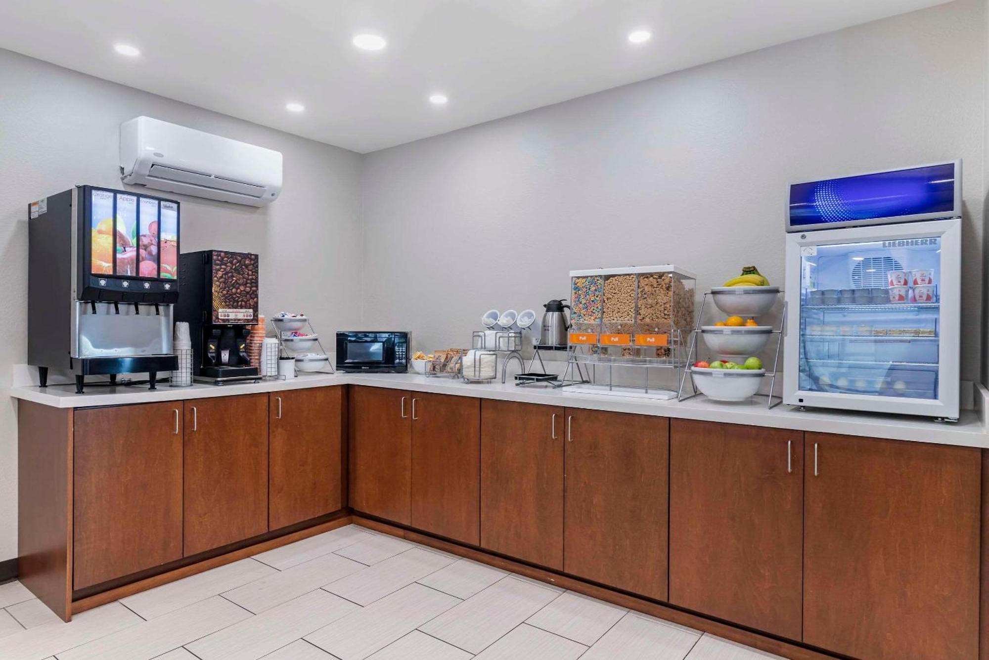 Comfort Inn & Suites Brunswick Dış mekan fotoğraf